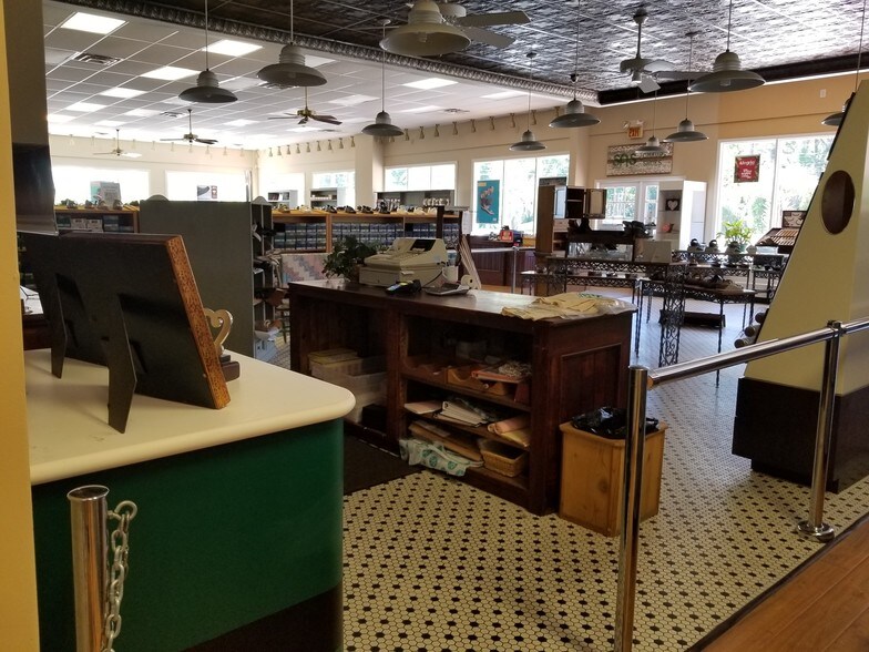 More Photos Of 10589 N Kings Hwy, Myrtle Beach Freestanding For Lease