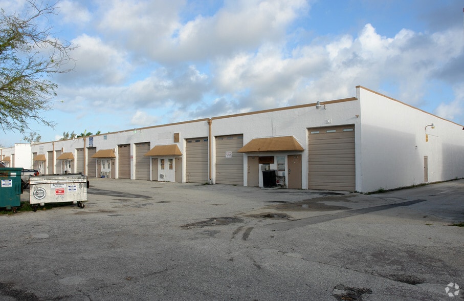 More Photos Of 5925 Anglers Ave, Fort Lauderdale Warehouse For Lease
