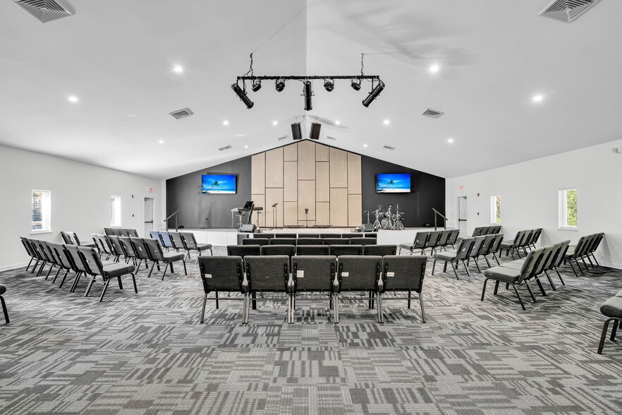 More Photos Of 3587 N Highway 17, Mount Pleasant Religious Facility For Sale