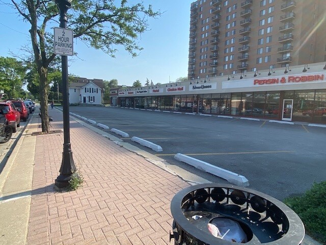 More Photos Of 20-40 S Dunton Ave, Arlington Heights Unknown For Lease