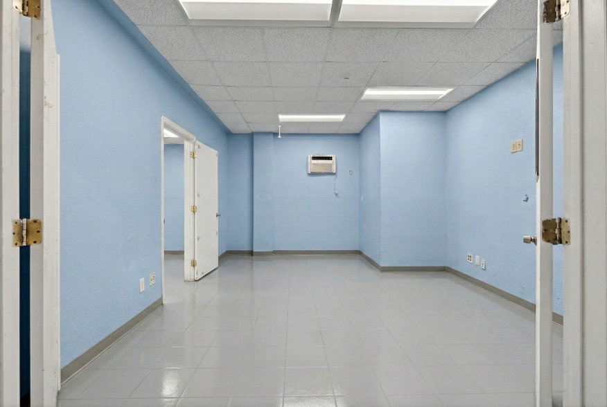 More Photos Of 1500 N Powerline Rd, Pompano Beach Warehouse For Lease