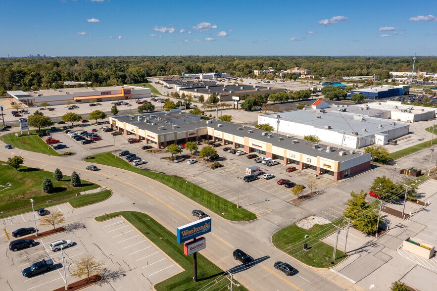 More Photos Of 301-341 Market Pl, Fairview Heights Unknown For Lease