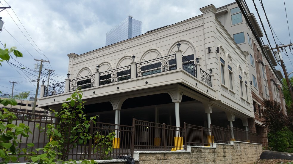 More Photos Of 89 Main St, Fort Lee Restaurant For Sale