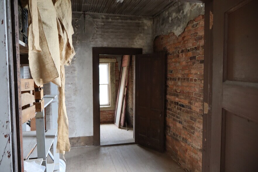 More Photos Of 108 NW Main St, Easley General Retail For Sale