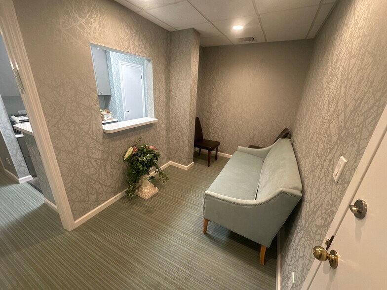 More Photos Of 135 Rockaway Tpke, Lawrence Office For Lease