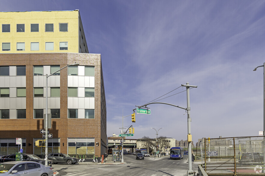More Photos Of 3651 Bruckner Blvd, Bronx Office For Lease