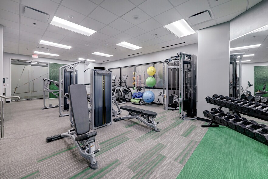 More Photos Of 3900 Essex Ln, Houston Office For Lease