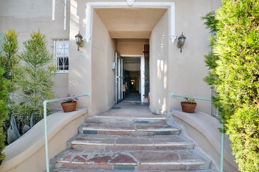 More Photos Of 859 N June St, Los Angeles Apartments For Sale
