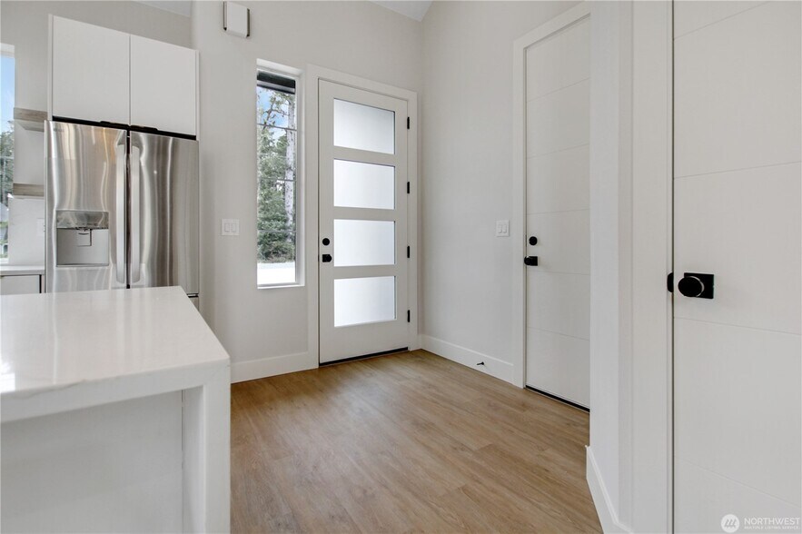 More Photos Of 27906 U St., Ocean Park Apartments For Sale