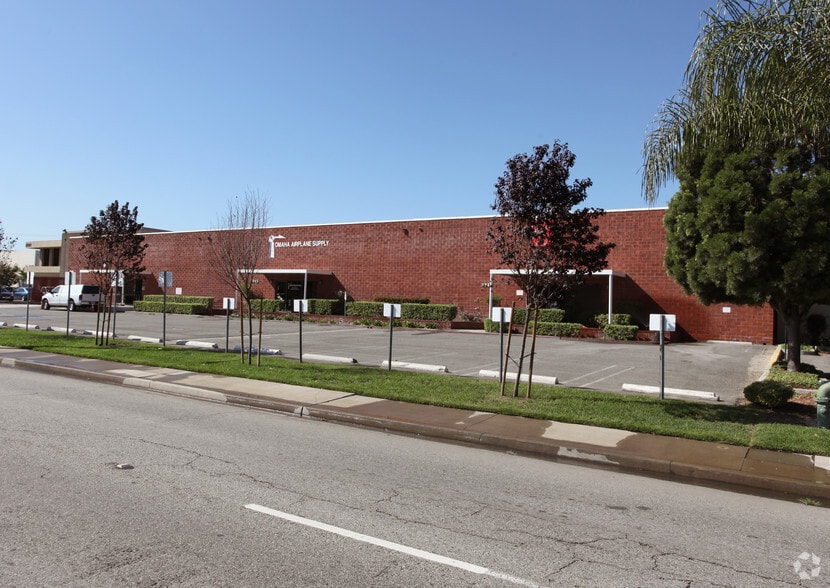 More Photos Of 2935-2955 Redondo Ave, Long Beach Warehouse For Lease