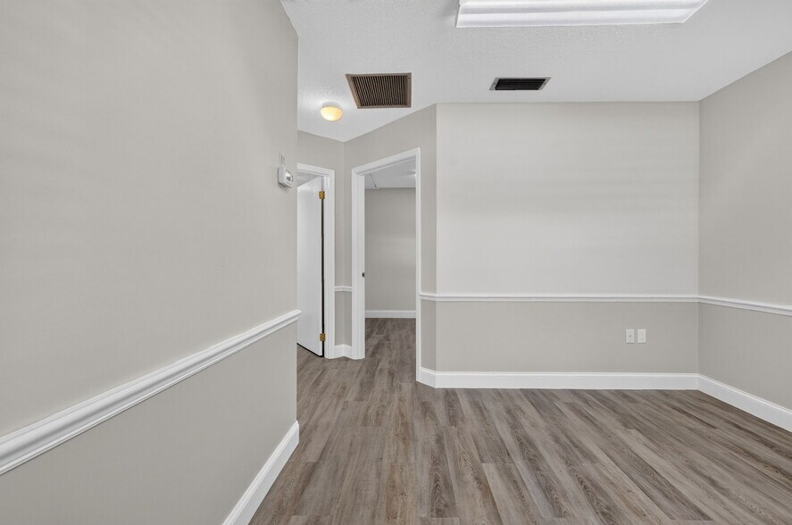 More Photos Of 421 Montgomery Rd, Altamonte Springs Medical For Lease