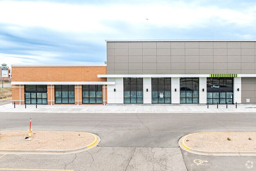 More Photos Of 12550 Riverdale Blvd NW, Coon Rapids Department Store For Lease