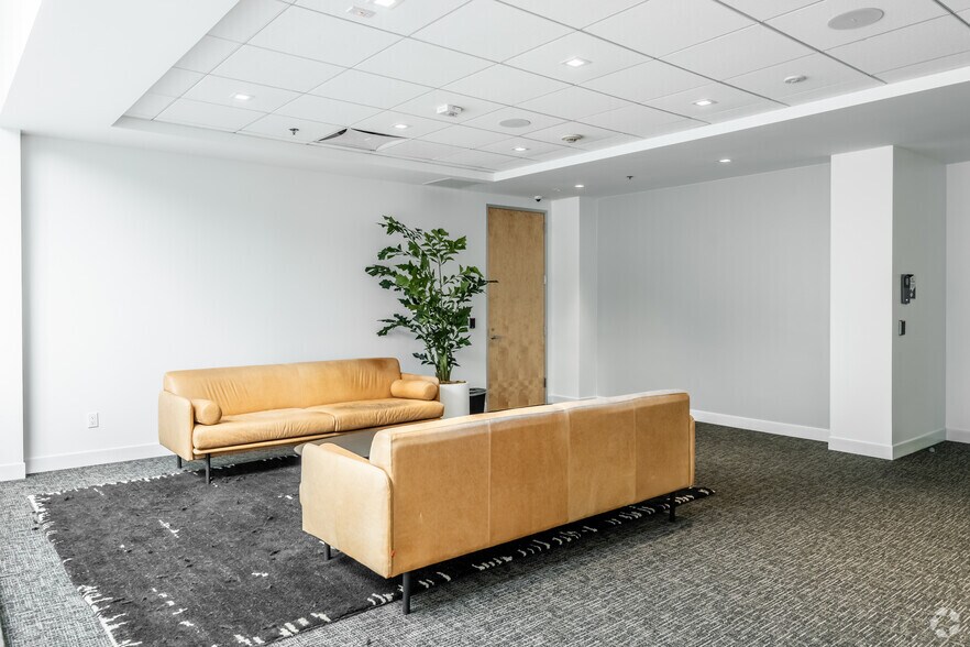 More Photos Of 3515 Harbor Blvd, Costa Mesa Unknown For Lease