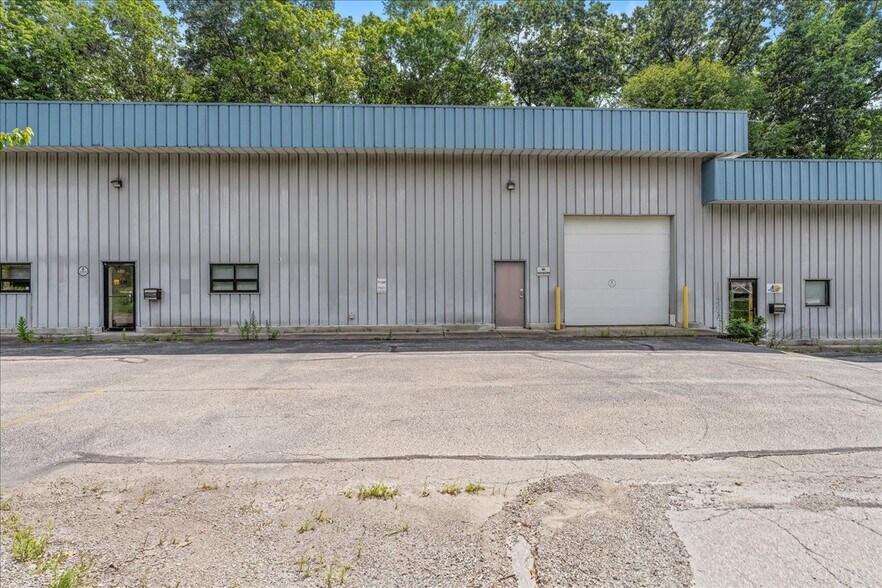 More Photos Of 460-470 Old Frankstown Rd, Monroeville Light Manufacturing For Lease