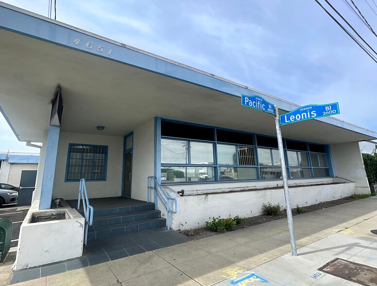 More Photos Of 4651 Pacific Blvd, Vernon Manufacturing For Sale