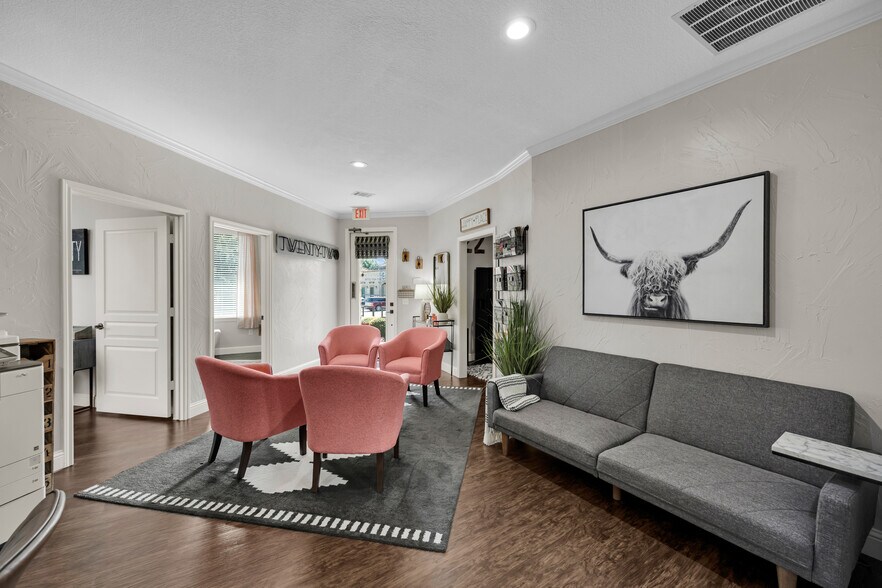 More Photos Of 550 N Walnut Creek Dr, Mansfield Office Residential For Sale