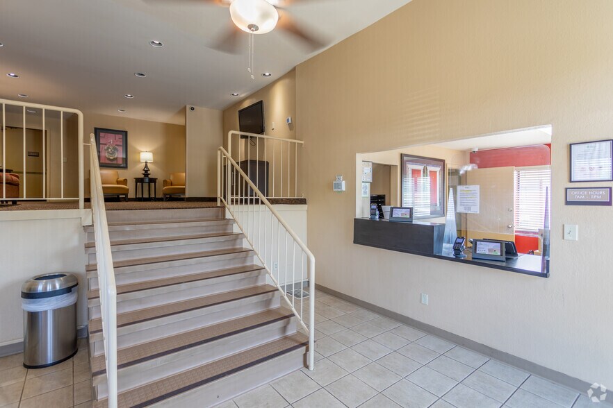 More Photos Of 9801 Bunsen Way, Louisville Hotel For Sale