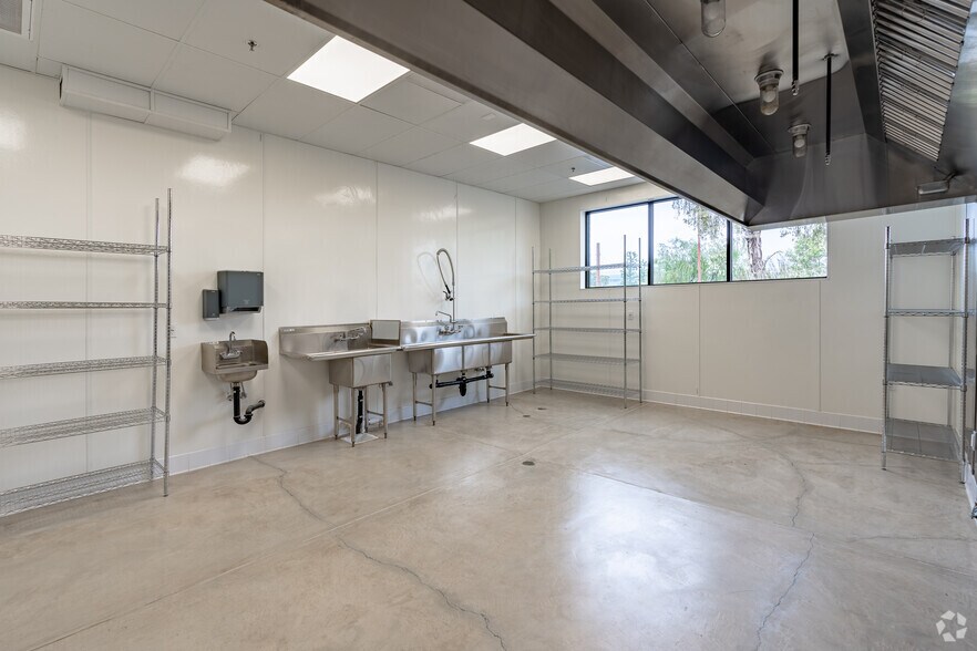 More Photos Of 6222 San Fernando Rd, Glendale Restaurant For Lease