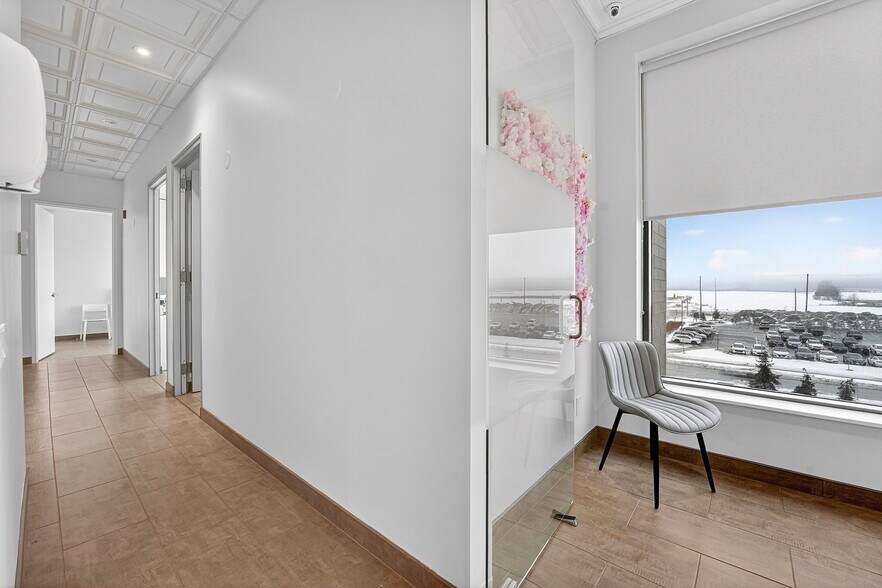 More Photos Of 3075 Hospital Gate, Oakville Medical For Sale