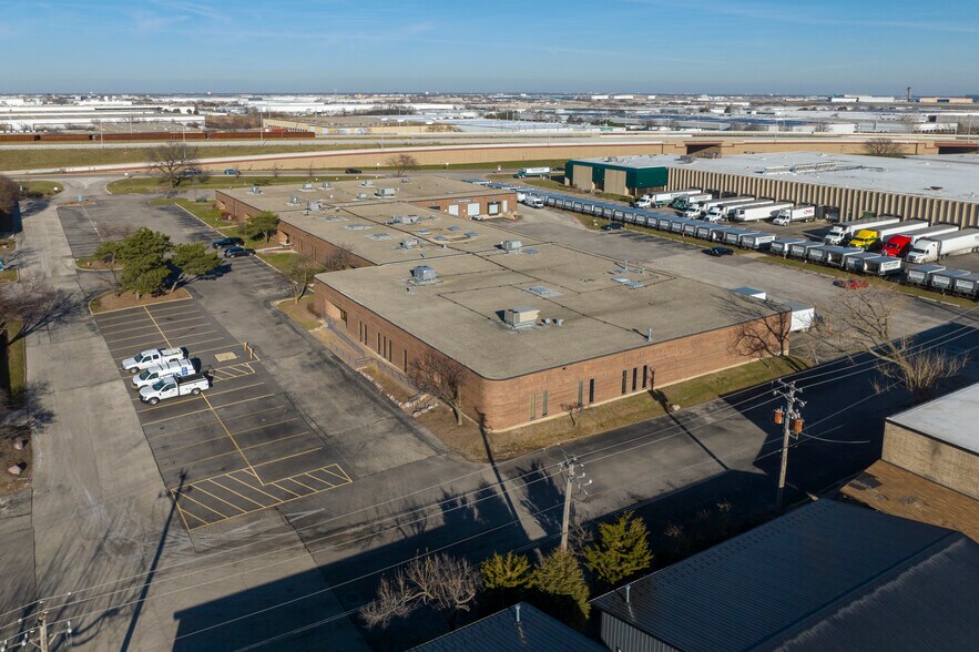 More Photos Of 1088-1130 W Thorndale Ave, Bensenville Unknown For Lease