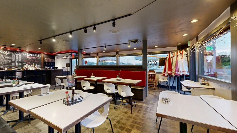 More Photos Of 1005 E Main St, Pullman Restaurant For Sale