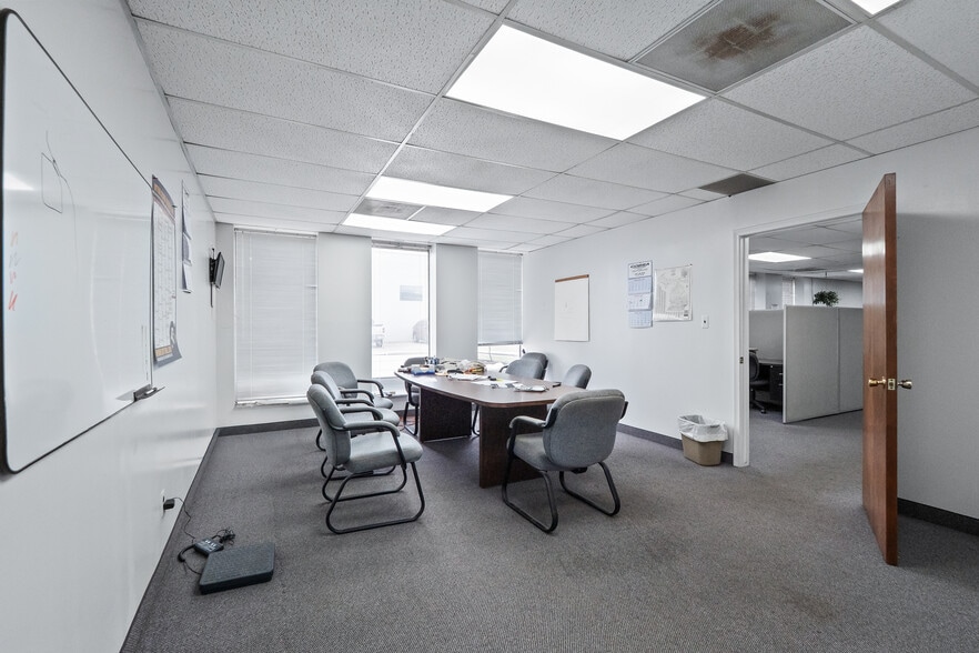 More Photos Of 32301 Howard Ave, Madison Heights Manufacturing For Sale