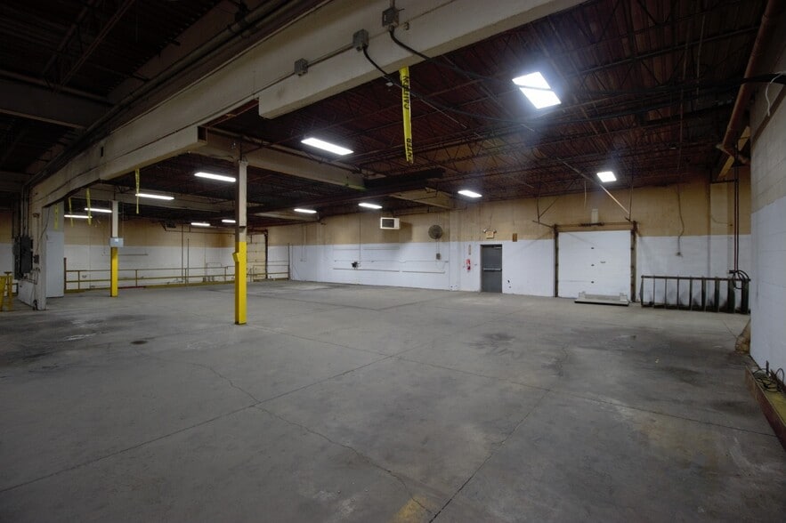 More Photos Of 2025 Brighton Henrietta Town Line Rd, Rochester Manufacturing For Lease