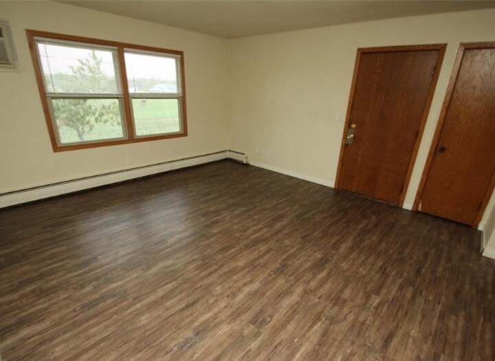 More Photos Of 314 County Rd 8, Rockville Apartments For Sale