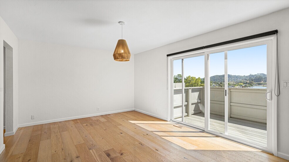 More Photos Of 151-153 Upper Via Casitas, Greenbrae Apartments For Sale
