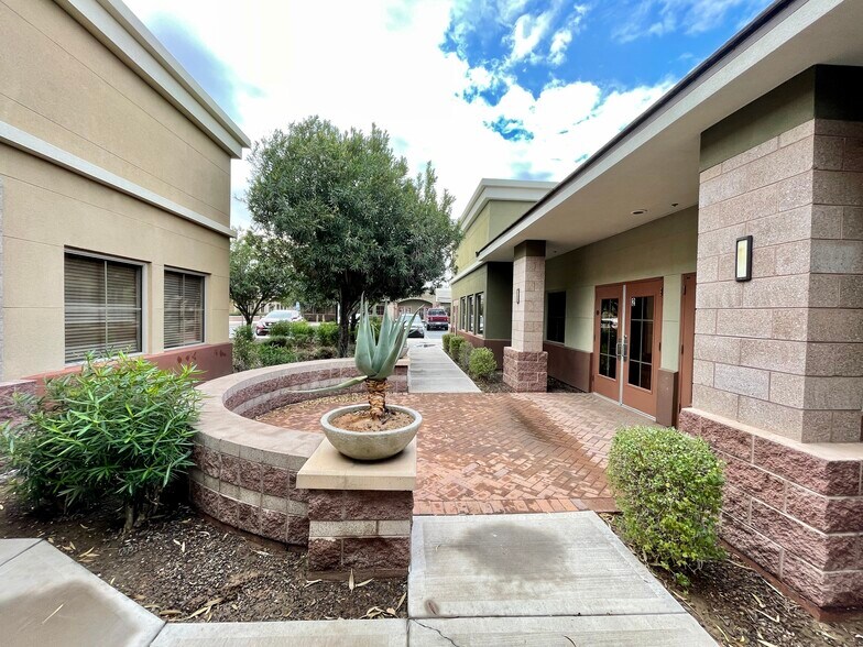 More Photos Of 2460 W Ray Rd, Chandler Medical For Lease