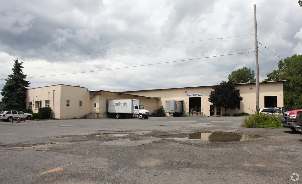 More Photos Of 16 Commercial Ave, Albany Warehouse For Lease