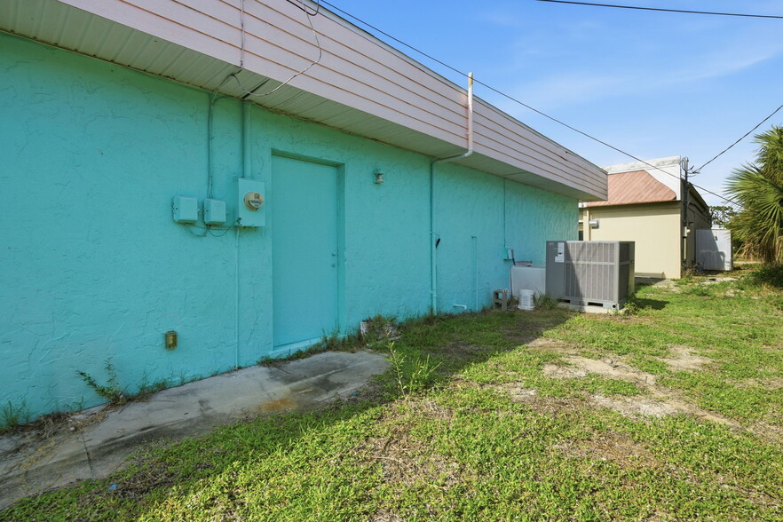 More Photos Of 1503 S McCall Rd, Englewood Freestanding For Sale