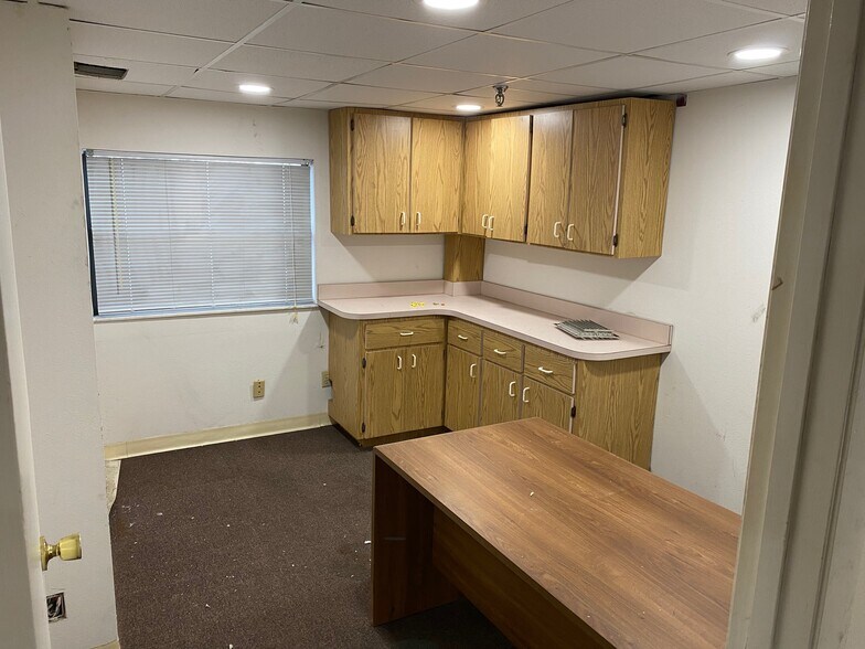 More Photos Of 7516 W Irlo Bronson Memorial Hwy, Kissimmee Restaurant For Lease