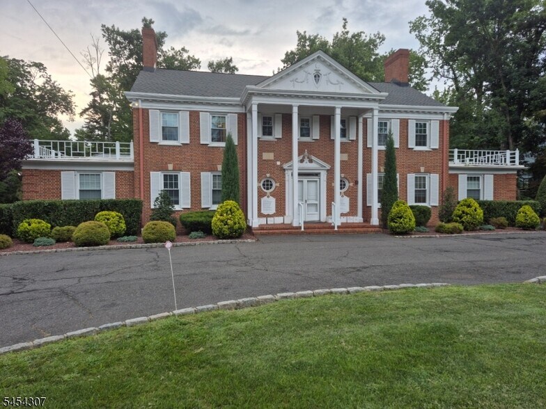 Primary Photo Of 19 Holly St, Cranford Medical For Lease