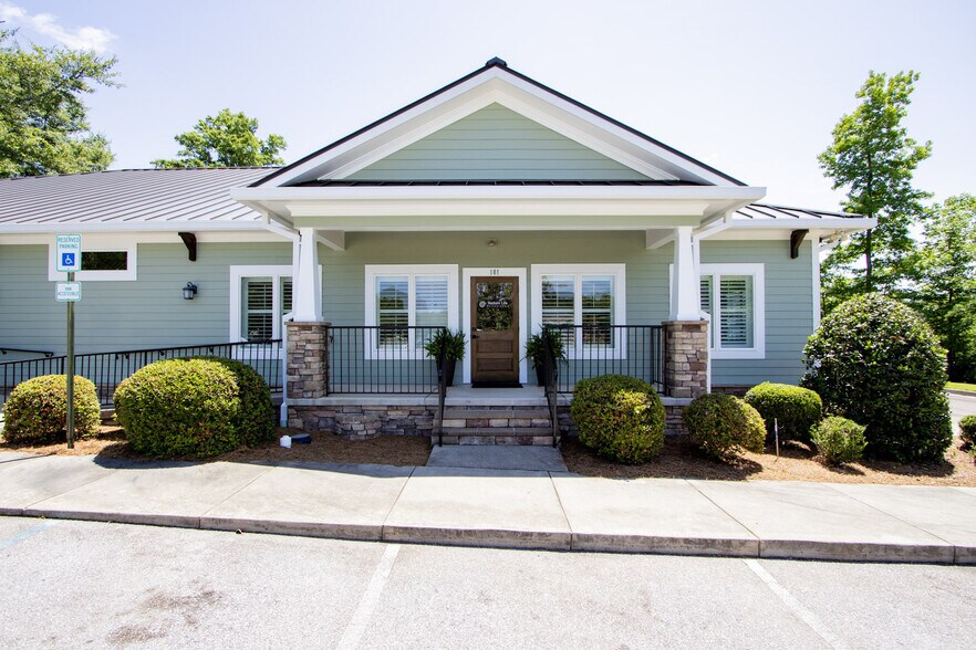 Primary Photo Of 137 Amicks Ferry Rd, Chapin Medical For Lease