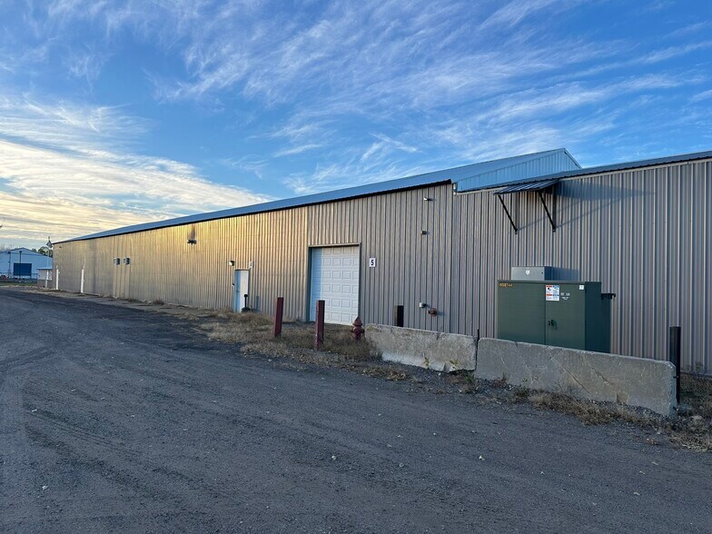 More Photos Of 26615 Fallbrook Ave, Wyoming Warehouse For Sale