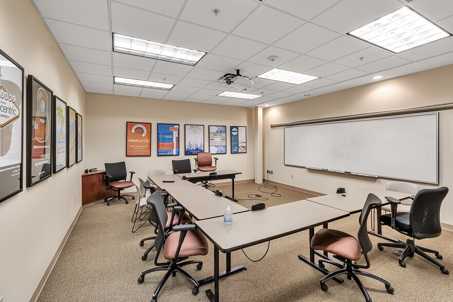 More Photos Of 23 Cobham Dr, Orchard Park Office For Lease