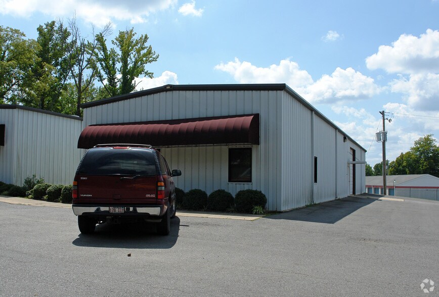 Primary Photo Of 1506 Prickett Rd, Bryant Light Distribution For Lease
