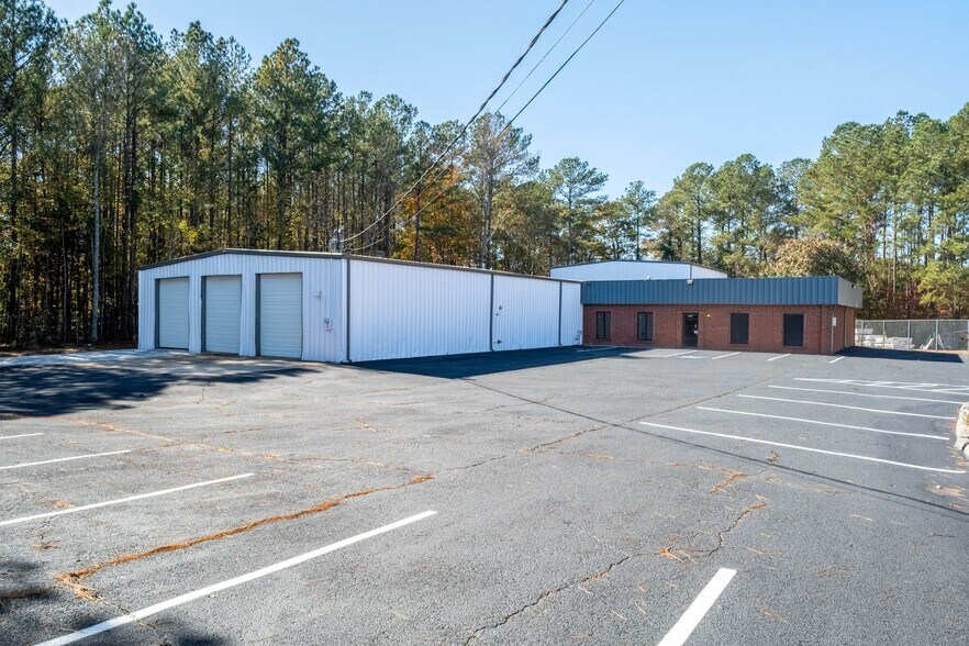 More Photos Of 1511 Commercial Ct, Jonesboro Warehouse For Sale