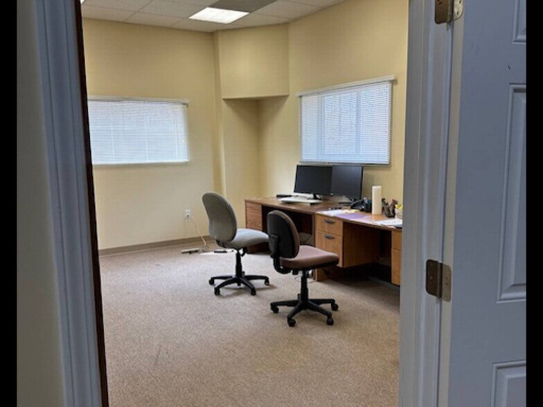 More Photos Of 2 Timber Ln, Marlboro Light Manufacturing For Sale