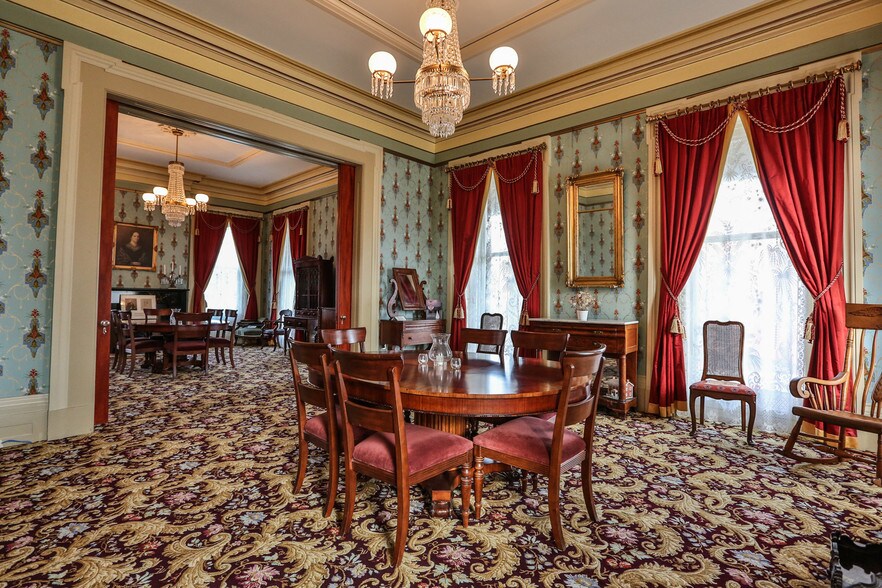 More Photos Of 129-133 S Fitzhugh St, Rochester Office Residential For Lease