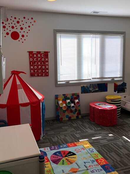 More Photos Of 777 E 86th St, Indianapolis Office Residential For Lease