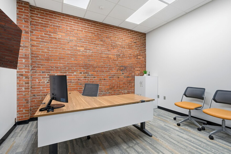 More Photos Of 105 Fairview Rd, Asheville Light Manufacturing For Lease