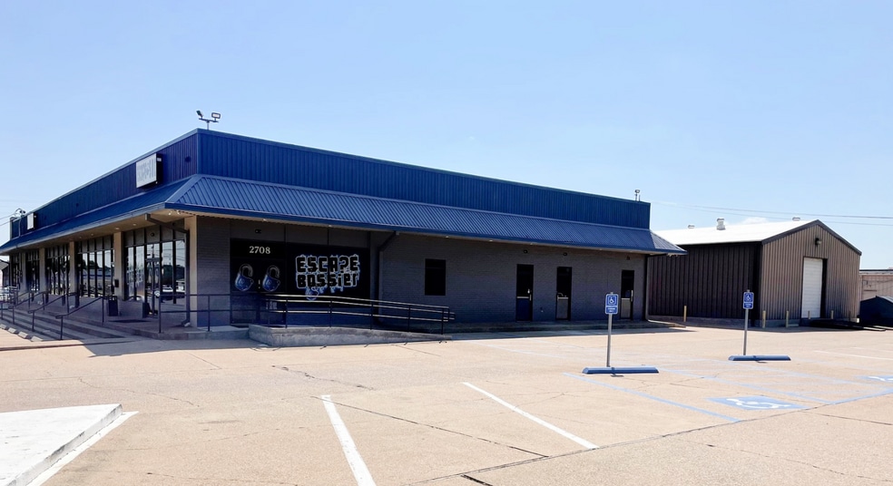 More Photos Of 2100 Airline Dr, Bossier City Storefront For Lease