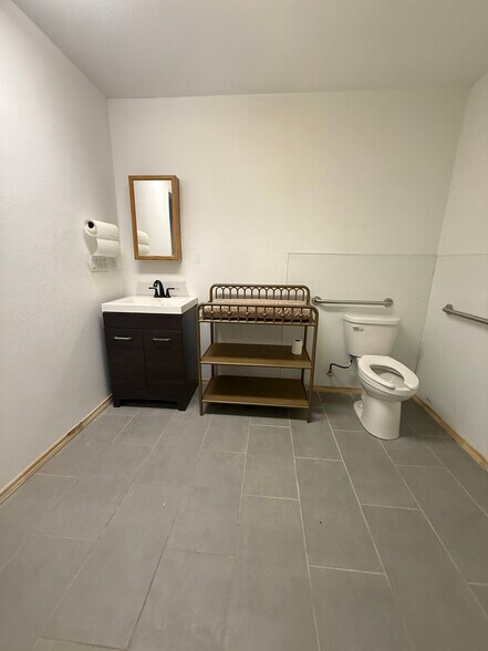 More Photos Of 218 Main St, Idalou Storefront Retail Office For Sale