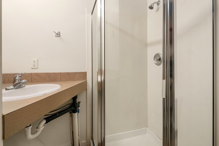 More Photos Of 4218 Pasadena Pl NE, Seattle Apartments For Sale