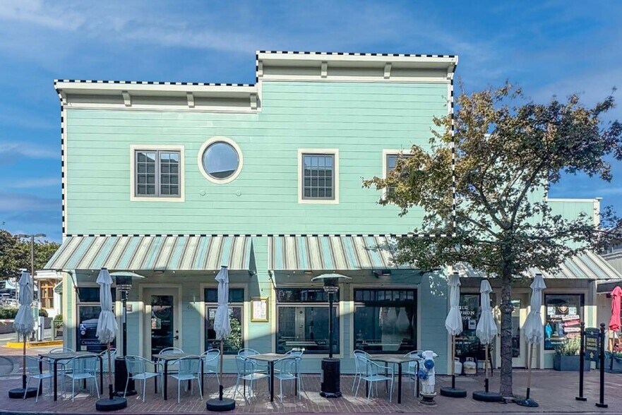 More Photos Of 42-46 Main St, Tiburon General Retail For Lease