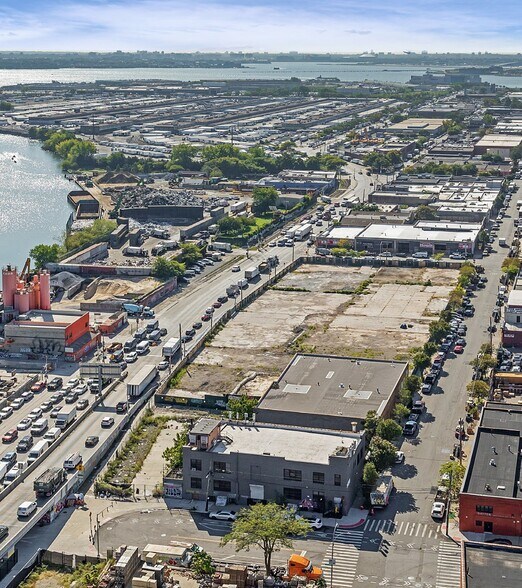 More Photos Of 913 Edgewater Rd, Bronx Industrial For Lease