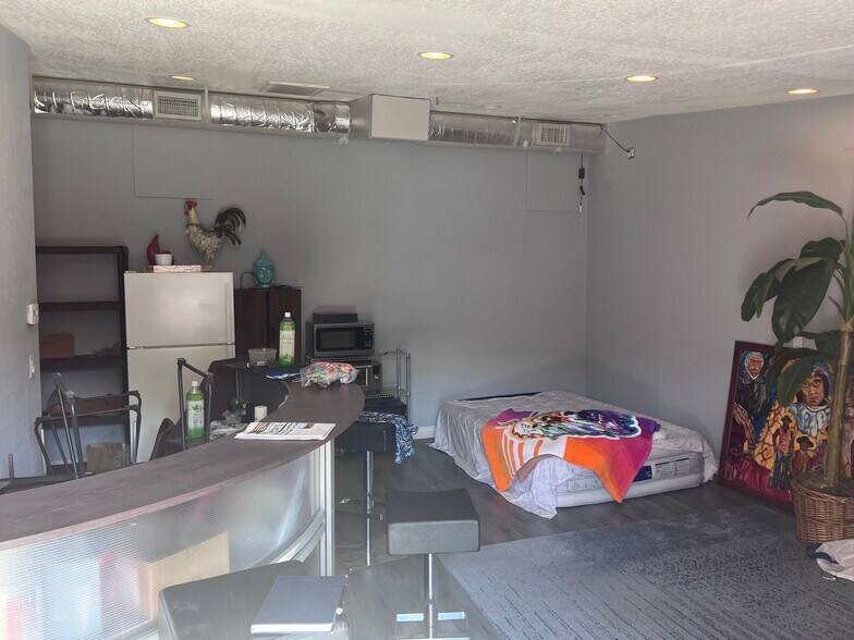 More Photos Of 5309 Comercio Way, Woodland Hills Loft Creative Space For Lease