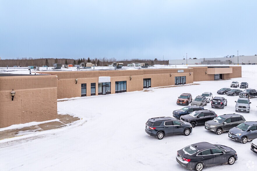 More Photos Of 990 W 41st St, Hibbing General Retail For Sale